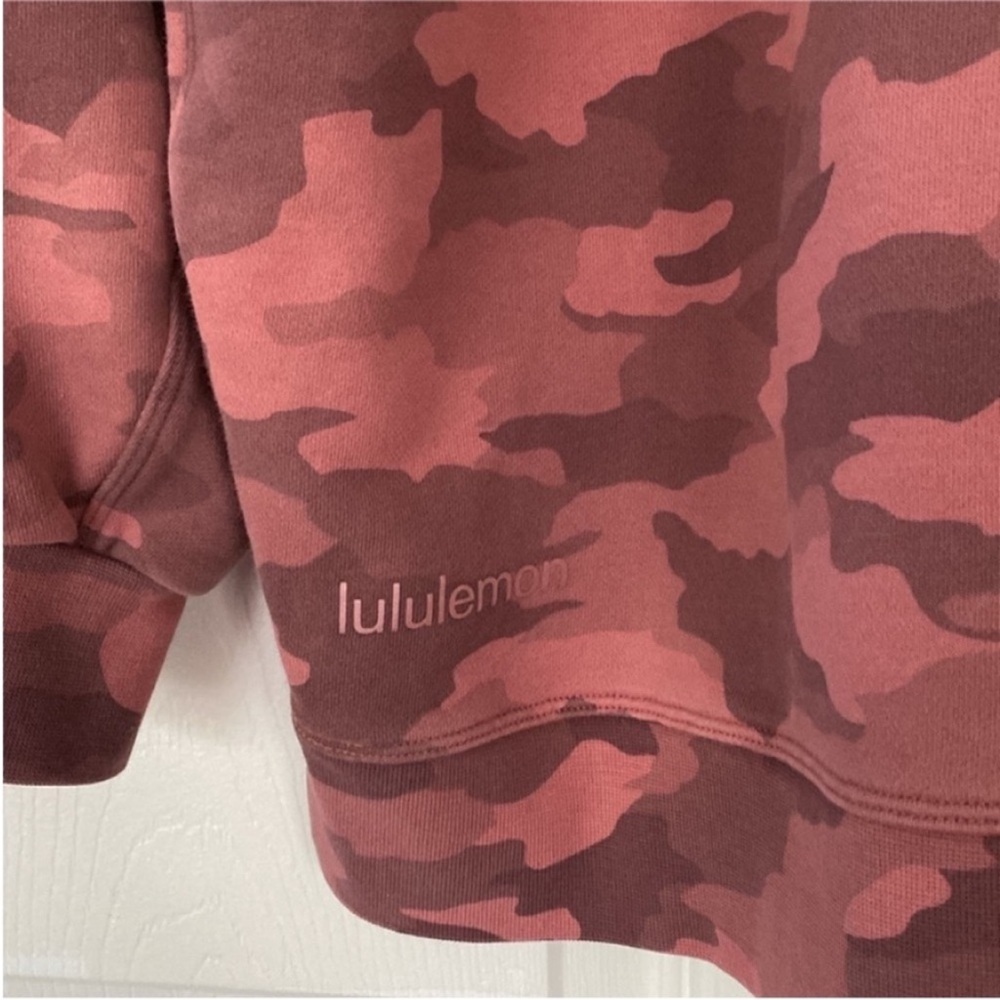 Lululemon Women’s Sweatshirt Perfectly Oversized Crew Sweatshirt Camo Pink sz 8 - Picture 8 of 13